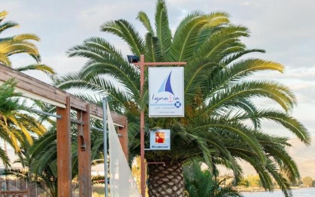 Alexandros Hotel
