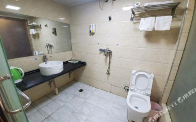 Qinghuaci Hotel