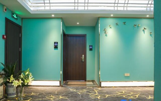 Yueguang Holiday Hotel