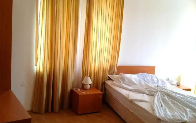 Nicol Apartment in Hermes Complex