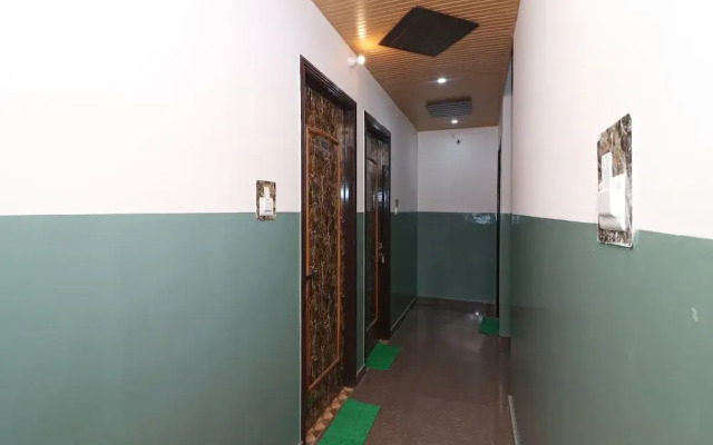 OYO 13686 Rudraksh hotel