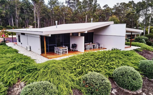 Eight Willows Retreat