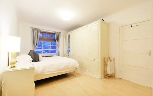 Bright and Spacious Flat in London - Sleeps 4