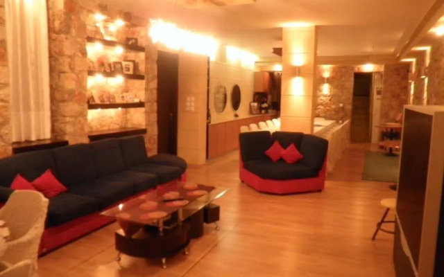 Kostas Studios