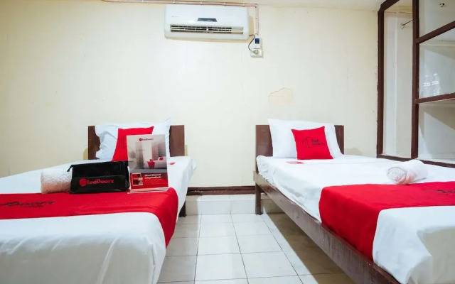 RedDoorz @ Downtown Bacolod