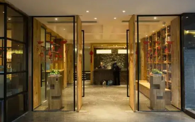 V8 Yiju Hotel (Guangzhou Railway Station)