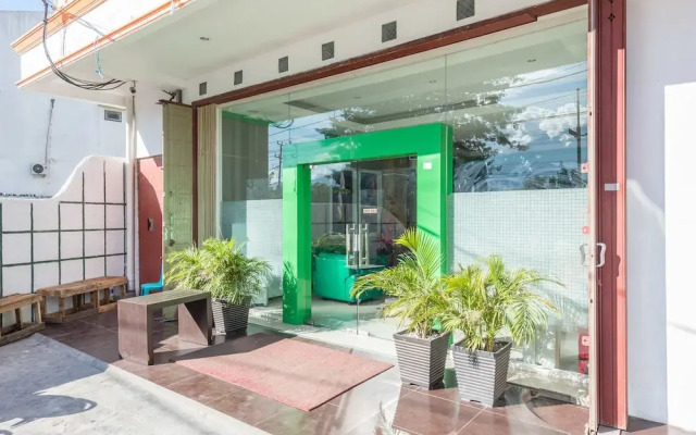 Airy Tatura Emmy Saelan 33 Palu