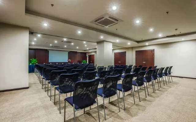 Marvelous Land Hotel