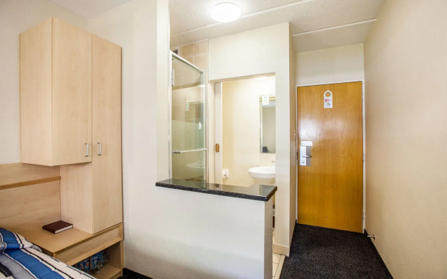 Road Lodge N1 City