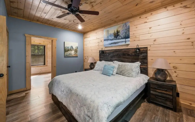 Haven 2 Bedroom Cabin by RedAwning