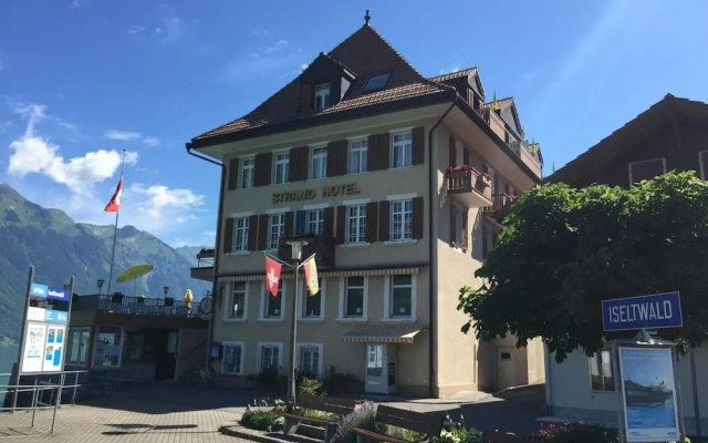 Strandhotel — 3-star hotel in Iseltwald