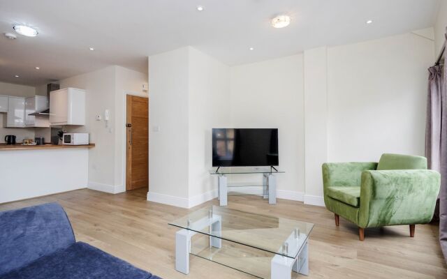 Luxury 2 Bedroom Apartments with Parking