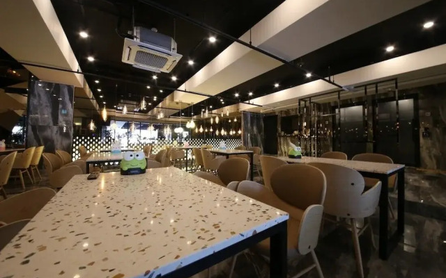 Almond Kids Hotel