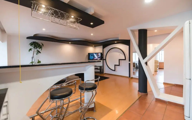 Nicopole Apartment