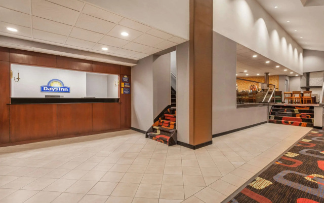 Days Inn by Wyndham Woodbury Long Island