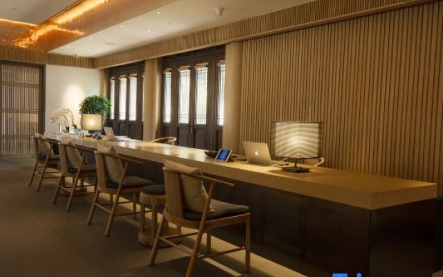 Yebo Qinhuai Water Street Hotel (Nanjing Confucius Temple)