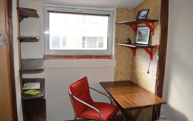 Atelier 9 - Art Mansard Studio