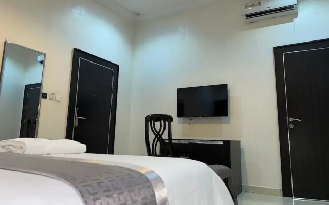 Aaron's Place Luxury Apartments & Rooms