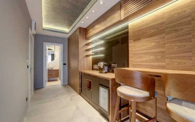 Black Pearl Luxury Suites