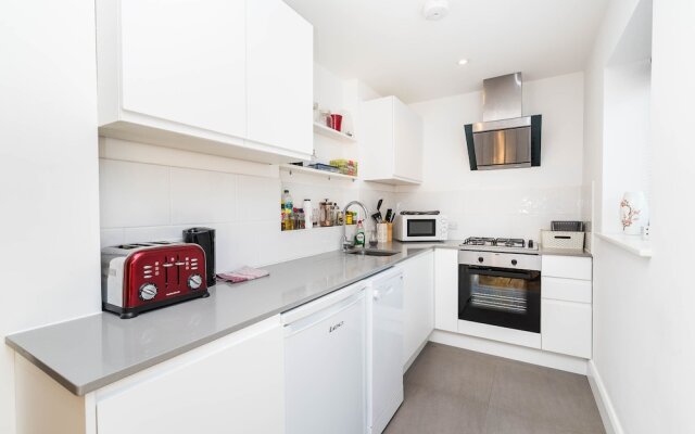Cosy 2 Bedroom Garden Flat in Battersea/clapham