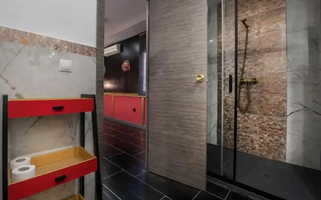 Molucano Themed Rooms