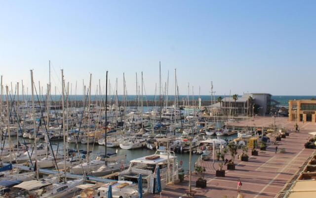 First Class Marina Herzlia