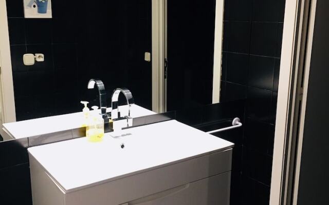 CIBELES Apartment (2BR 1BT)