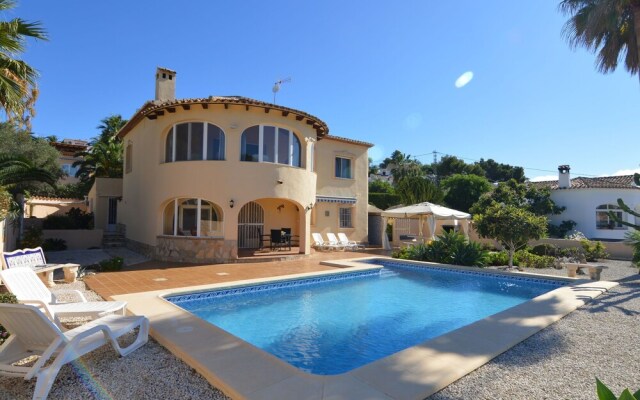 Spacious Villa in El Baladrar with Swimming Pool