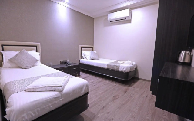 Gulf Hotel Colaba – Guest Rooms – Mumbai