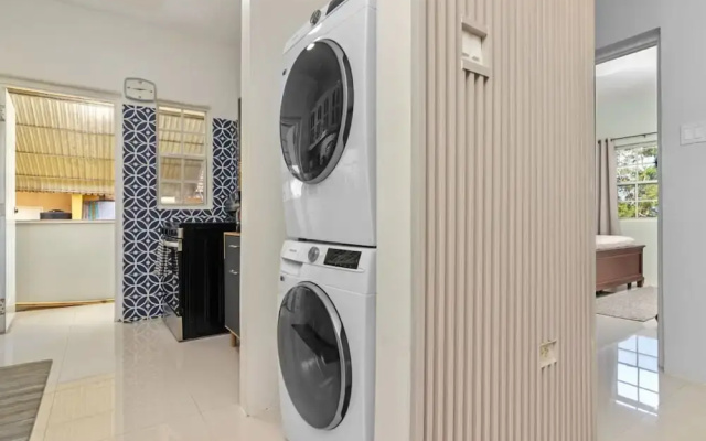3rd Floor Condo Tower Isle 24hr Security