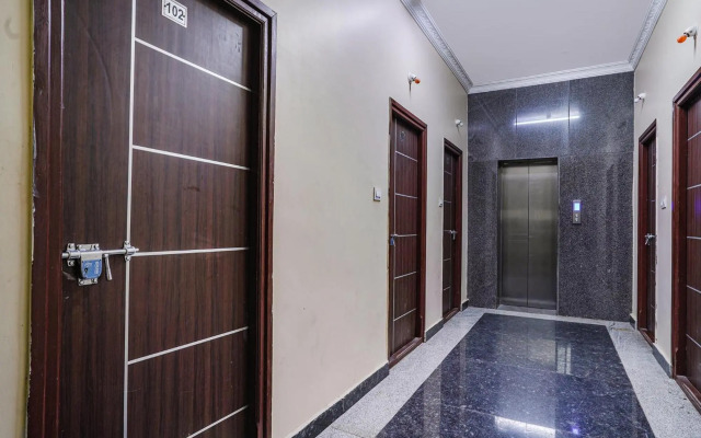 Collection O 92493 D Grand Residency