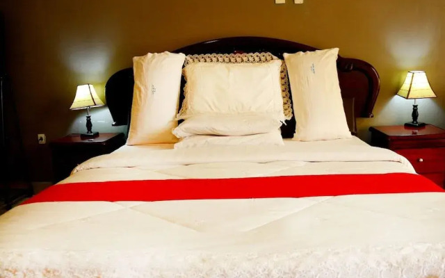Hotel Hilltop Country Club