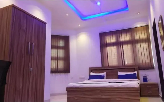 Maujis Villa And Guest House