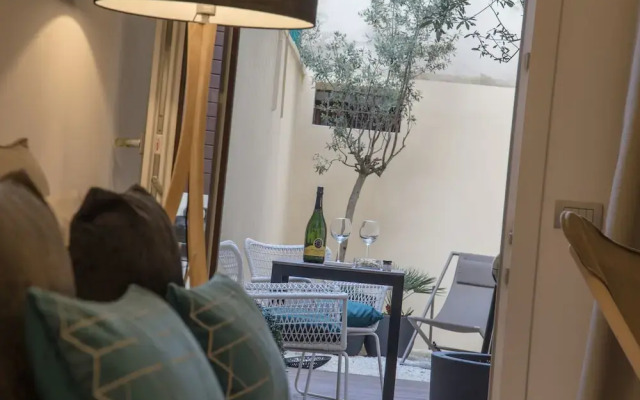 Erïk Langer Cesare Battisti Suites