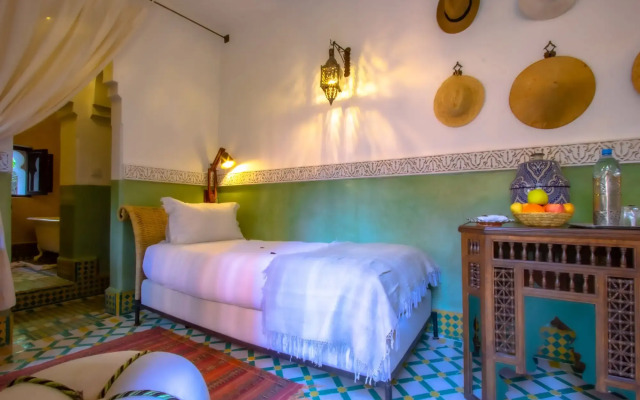 Riad Kaiss by Anika