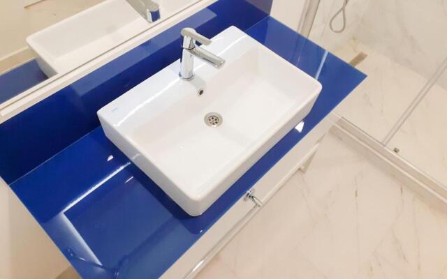 STUDIO ON 42th FLOOR - ORBI CITY