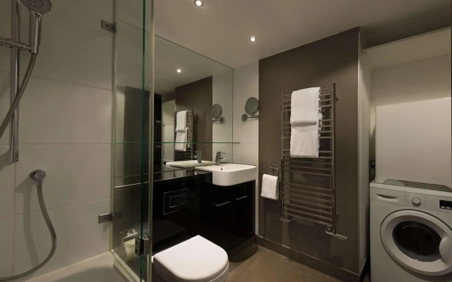 Adina Apartment Hotel Frankfurt Neue Oper