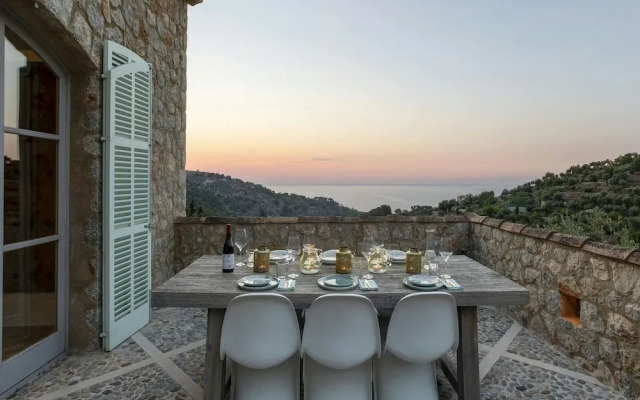Stylish Holiday Home With Deia Views