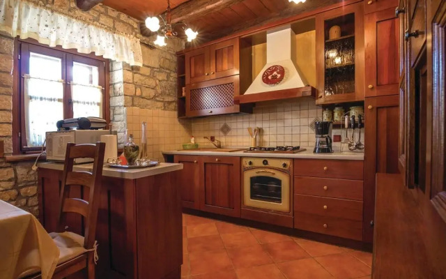 Stunning Home in Vrsar With Wifi and 3 Bedrooms