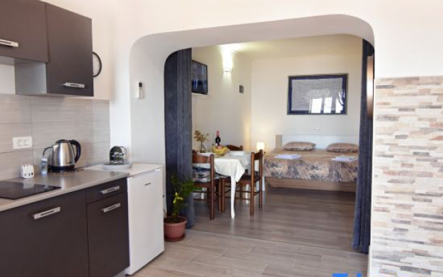 Sea-view studio in a quiet area