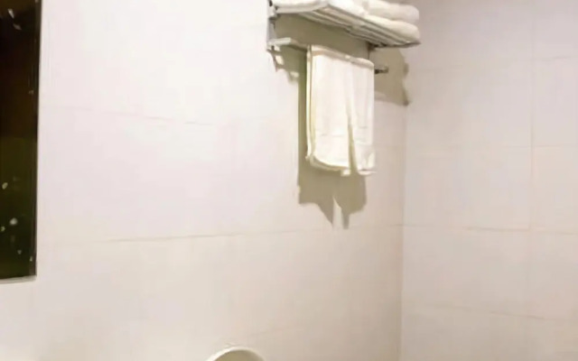 Jiangshan 128 Hotel