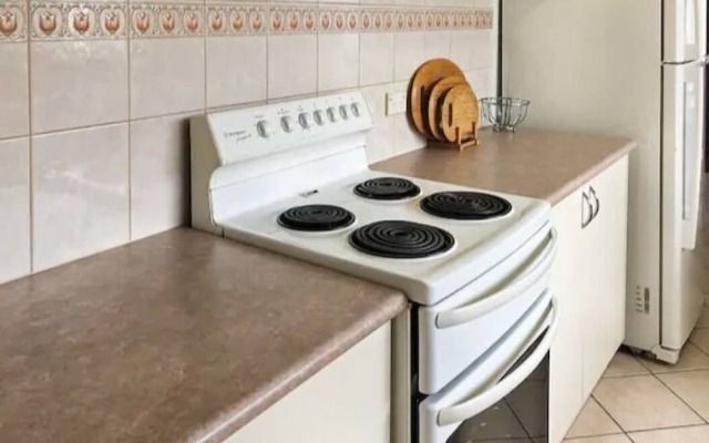 Rye Sleeps 10, Great Weekender