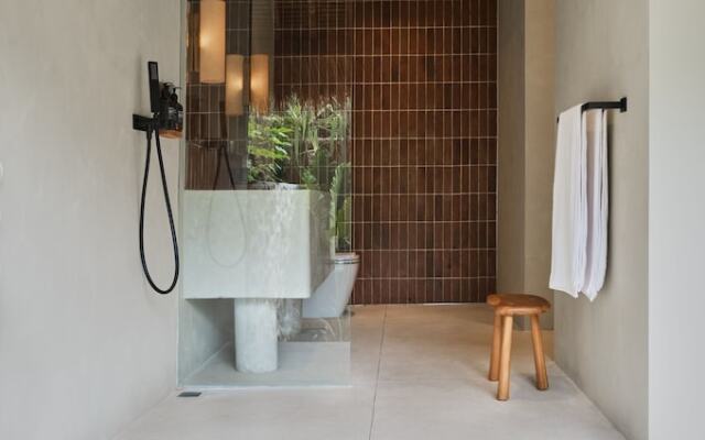 Boni Beach Hotel & Restaurant