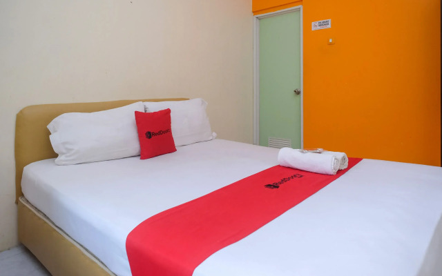 RedDoorz @ Jalan Pramuka Manado