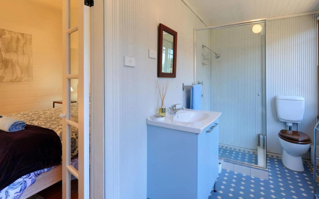 FAIRVIEW and STUDIO Gerringong 4pm check out Sundays