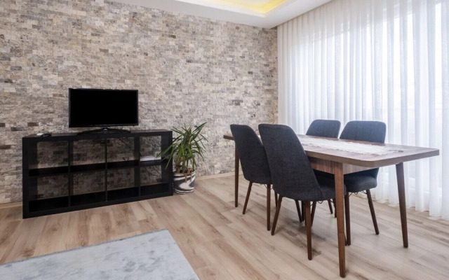 Modern and Central Flat With Balcony in Maltepe