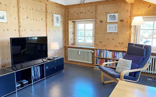 Dachwohnung im Alpenstil, 60m2 für 2P, mit Garage BM186