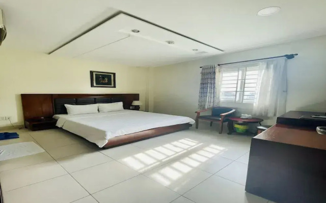 Binh Hung Hotel