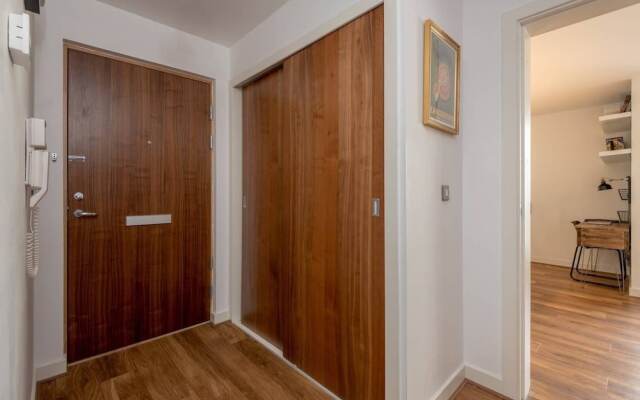 Ultra Stylish 2 Bed/2 Bath with Balcony & Parking