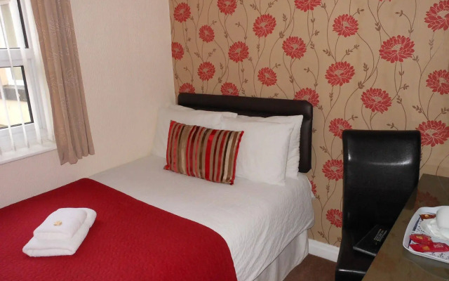 New Bond Hotel